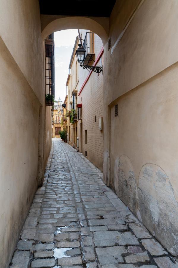 Bonito Callejon En La Juderia By Thegoodtourist Seville Exterior photo